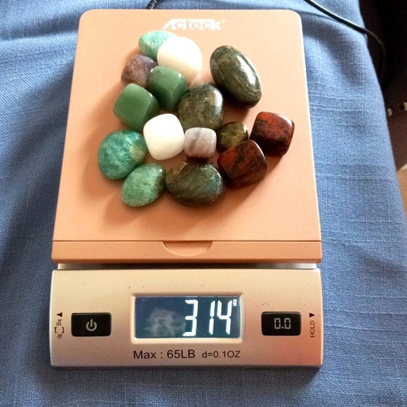 Mixed Bundle of Crystal Palmstones and Tumbles. - Picture 9 of 10